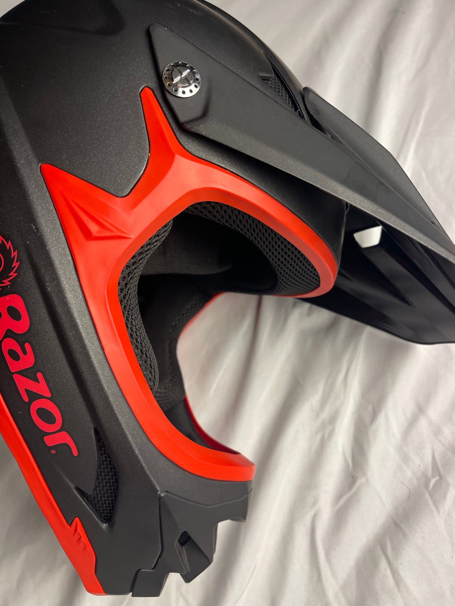 Razor Authentic Black-Label Motorcycle Full-Face Helmet Model 97768 used size (M)