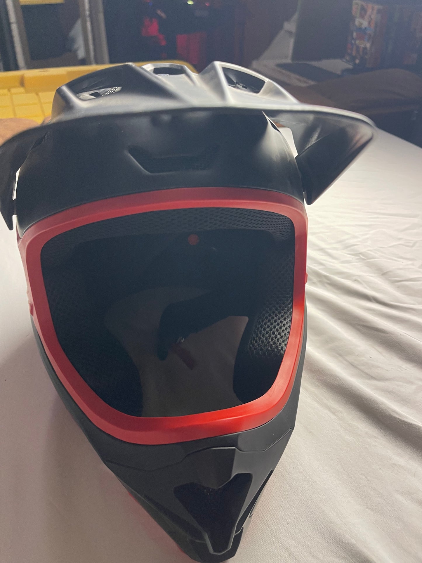 Razor Authentic Black-Label Motorcycle Full-Face Helmet Model 97768 used size (M)