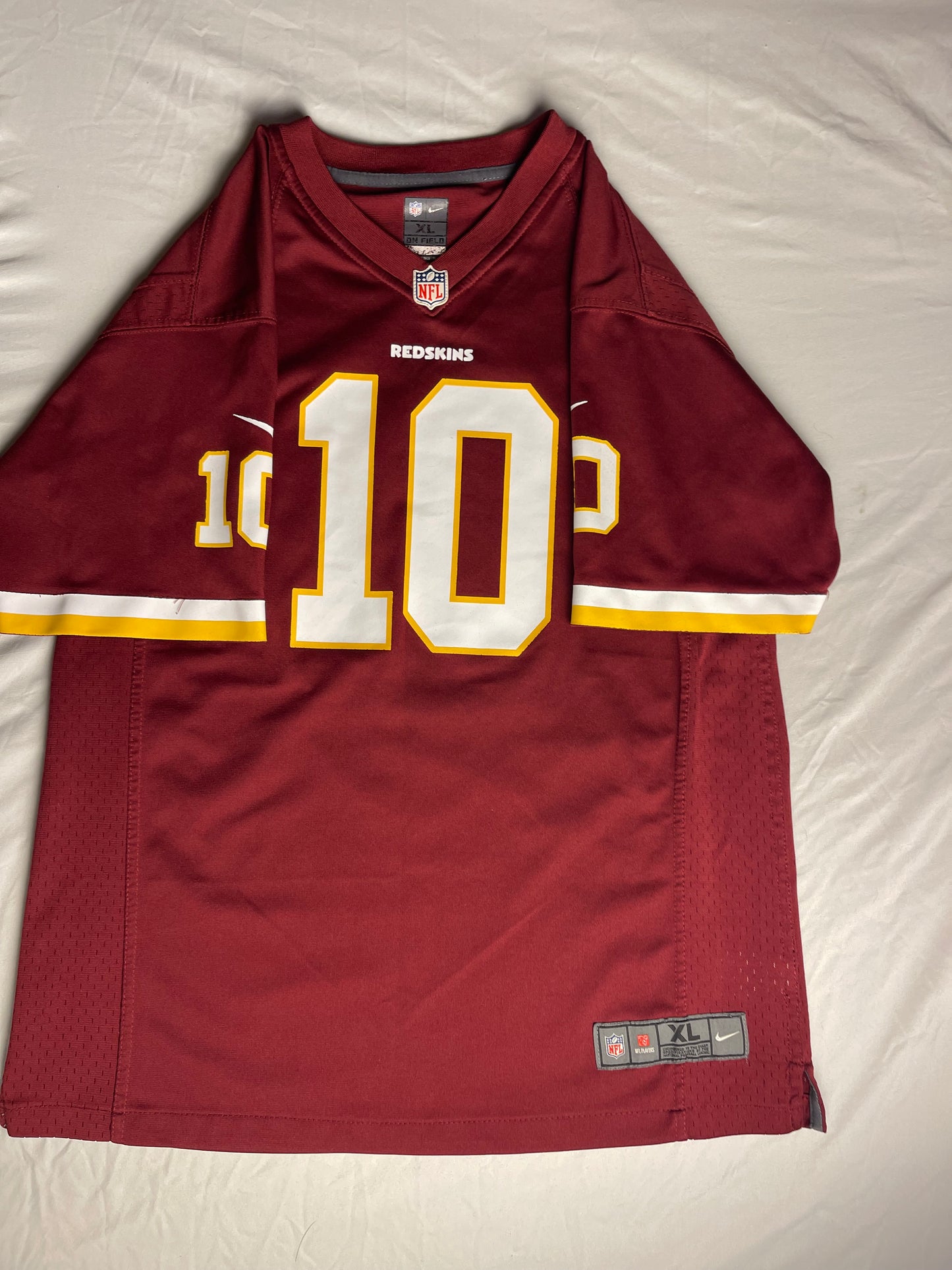 Nike #10 (RG3) Washington Redskins jersey size (youth)XL