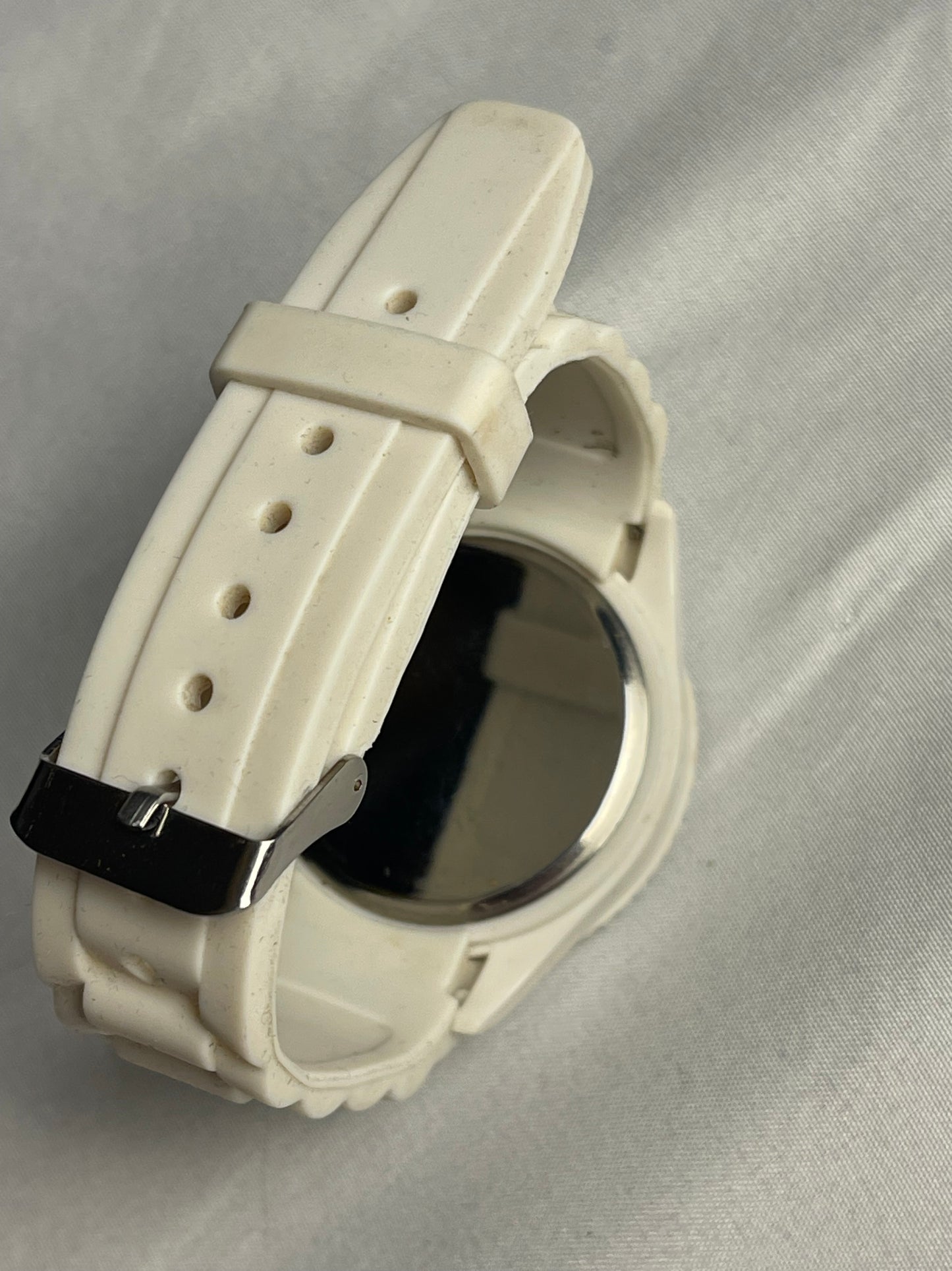 KENDALL & JAMES FASHION QUARTZ LADIES WRIST WATCH WHITE Untested