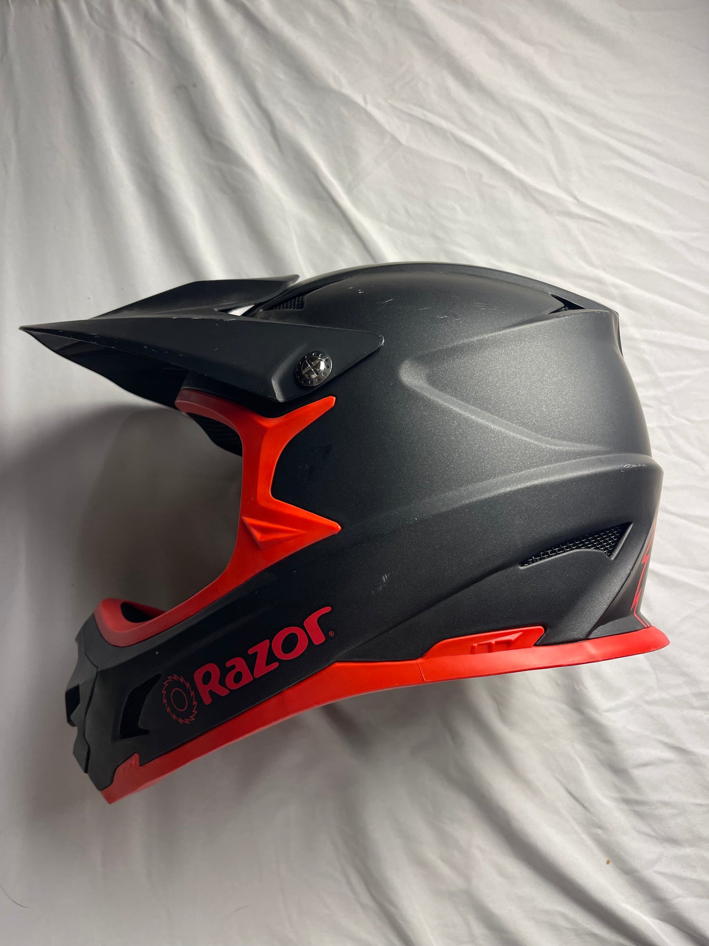 Razor Authentic Black-Label Motorcycle Full-Face Helmet Model 97768 used size (M)
