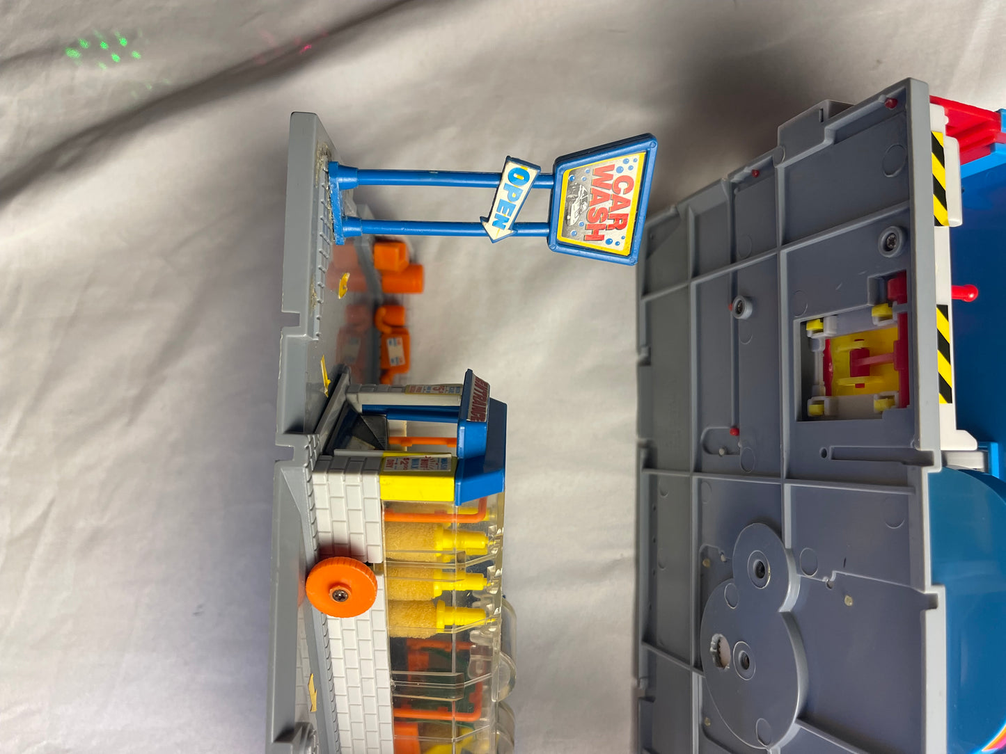 1989 Galoob Micro Machines Car Wash City & Service City Play set’s(incomplete ) LOT