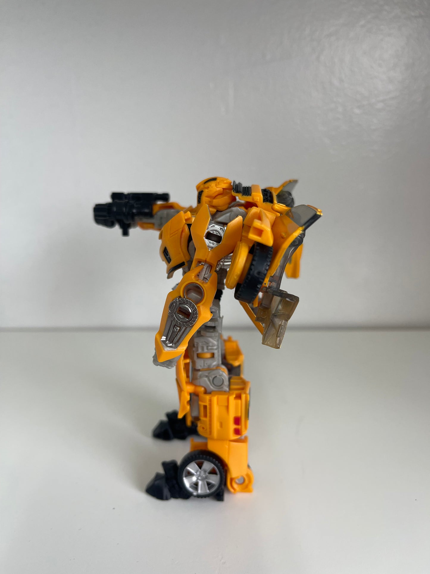 Takara Tomy Ss-74 Bumblebee Transformers Deluxe Class Action Figure