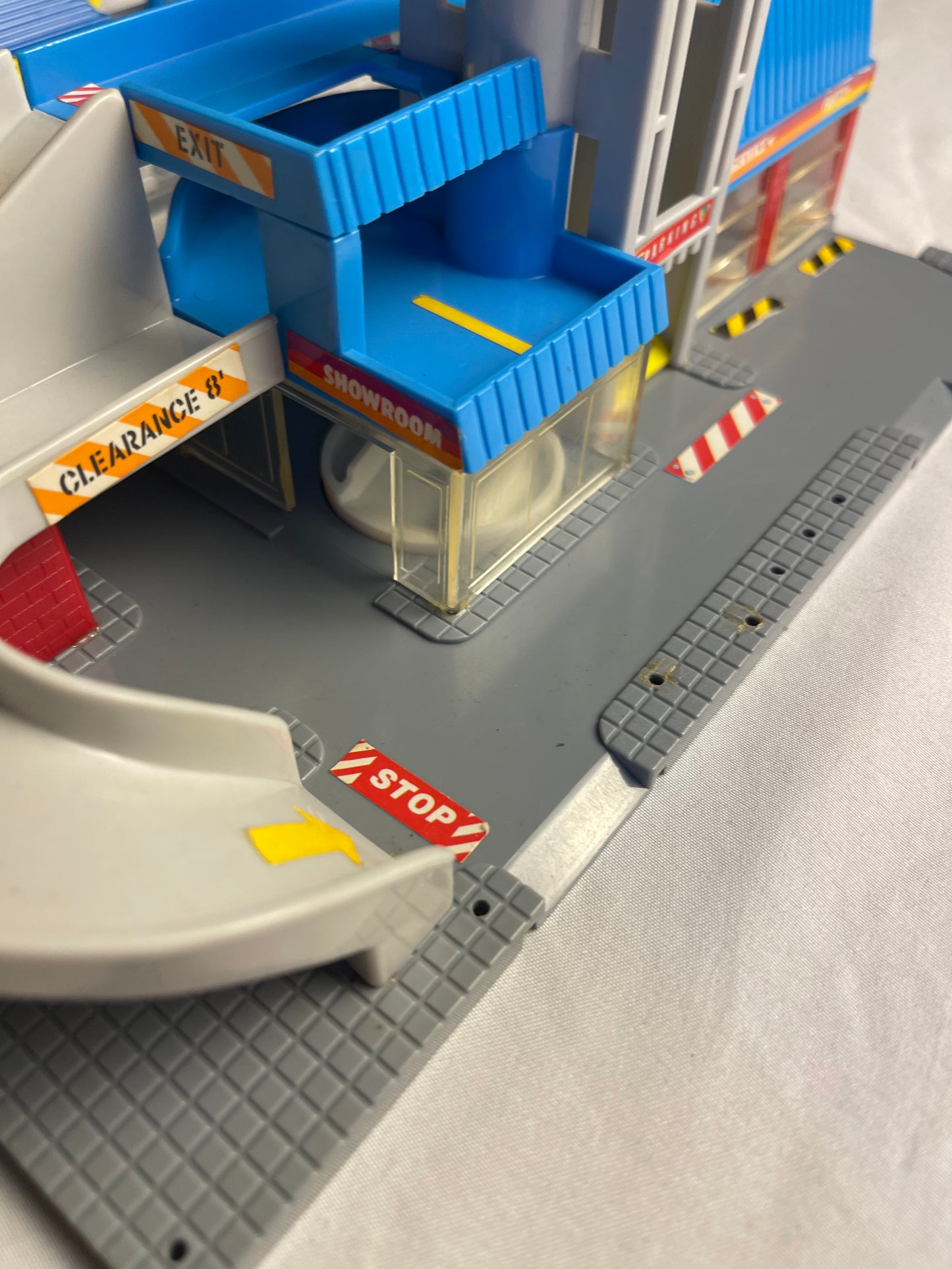 1989 Galoob Micro Machines Car Wash City & Service City Play set’s(incomplete ) LOT