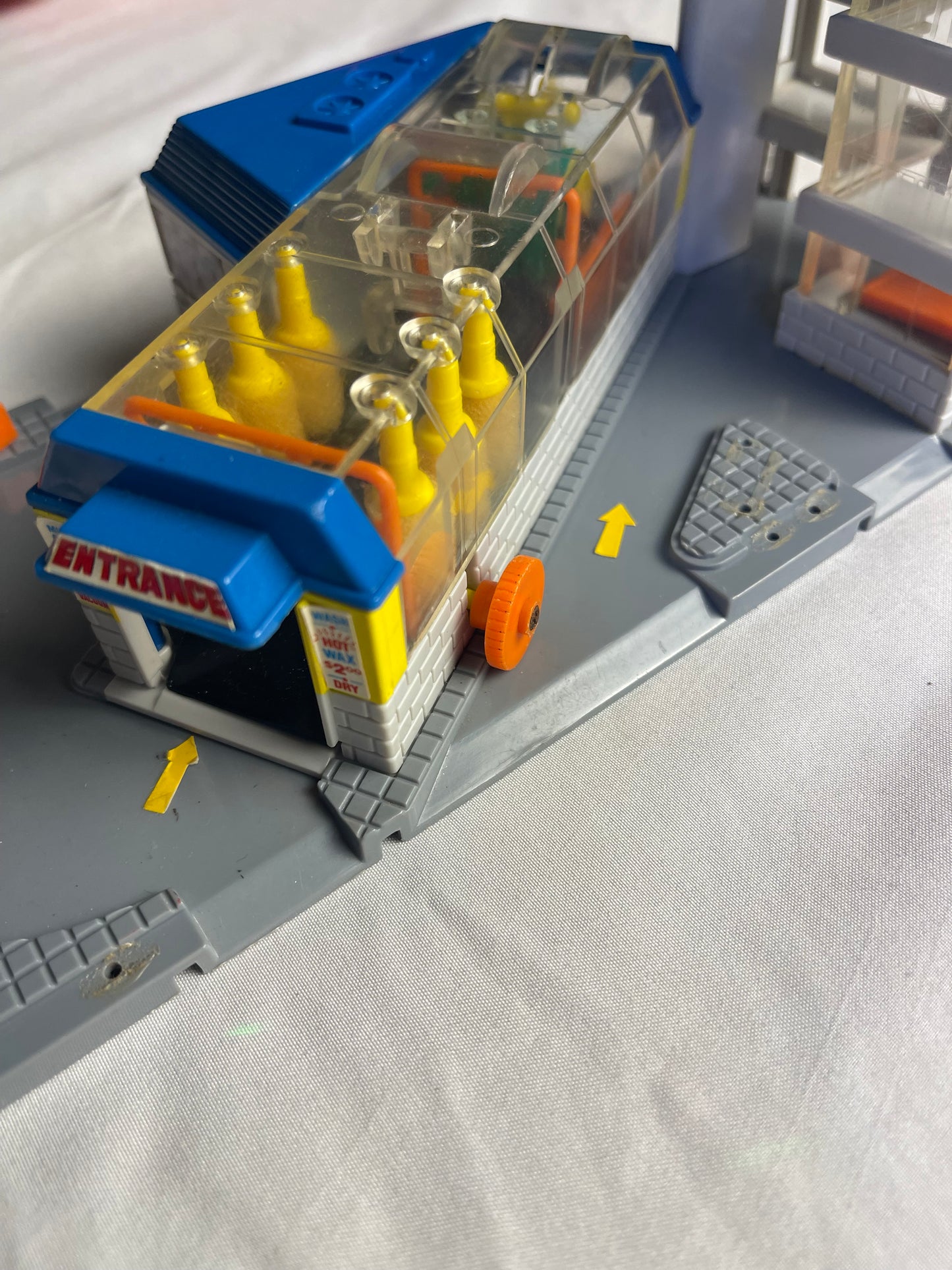1989 Galoob Micro Machines Car Wash City & Service City Play set’s(incomplete ) LOT