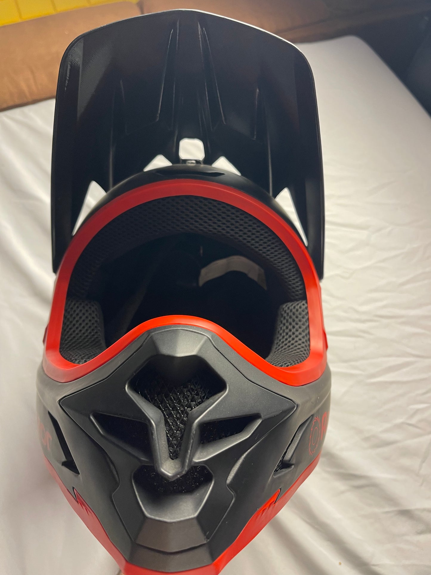 Razor Authentic Black-Label Motorcycle Full-Face Helmet Model 97768 used size (M)