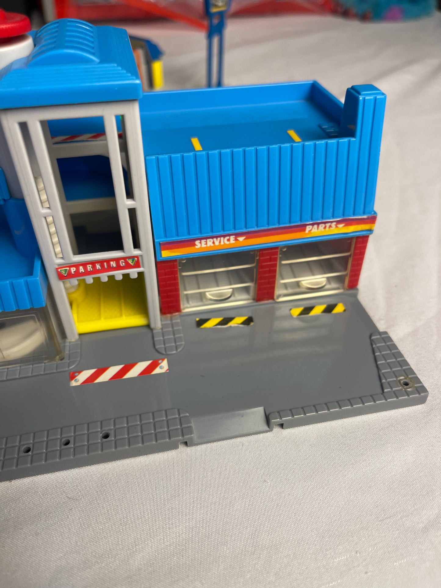 1989 Galoob Micro Machines Car Wash City & Service City Play set’s(incomplete ) LOT