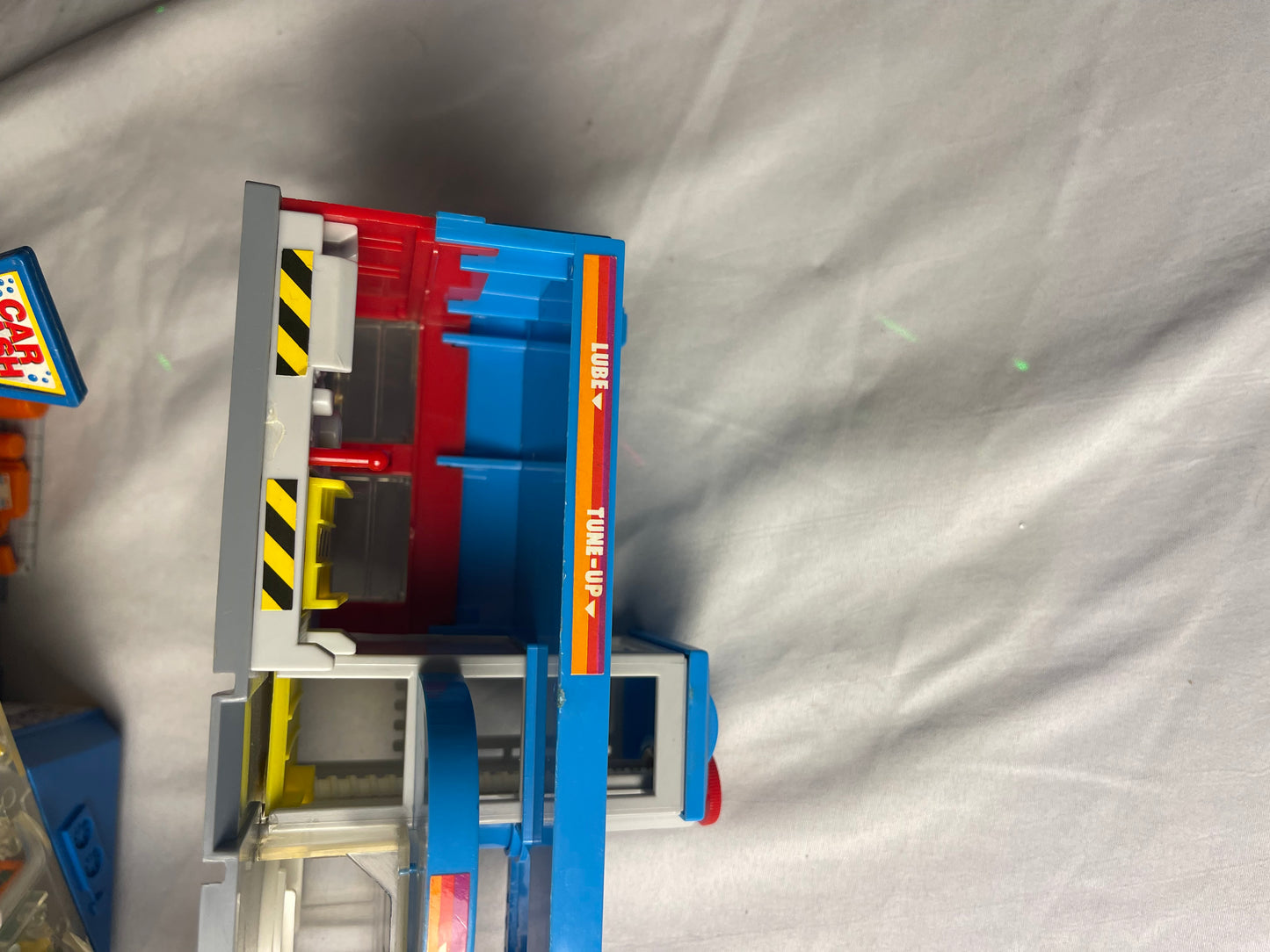 1989 Galoob Micro Machines Car Wash City & Service City Play set’s(incomplete ) LOT