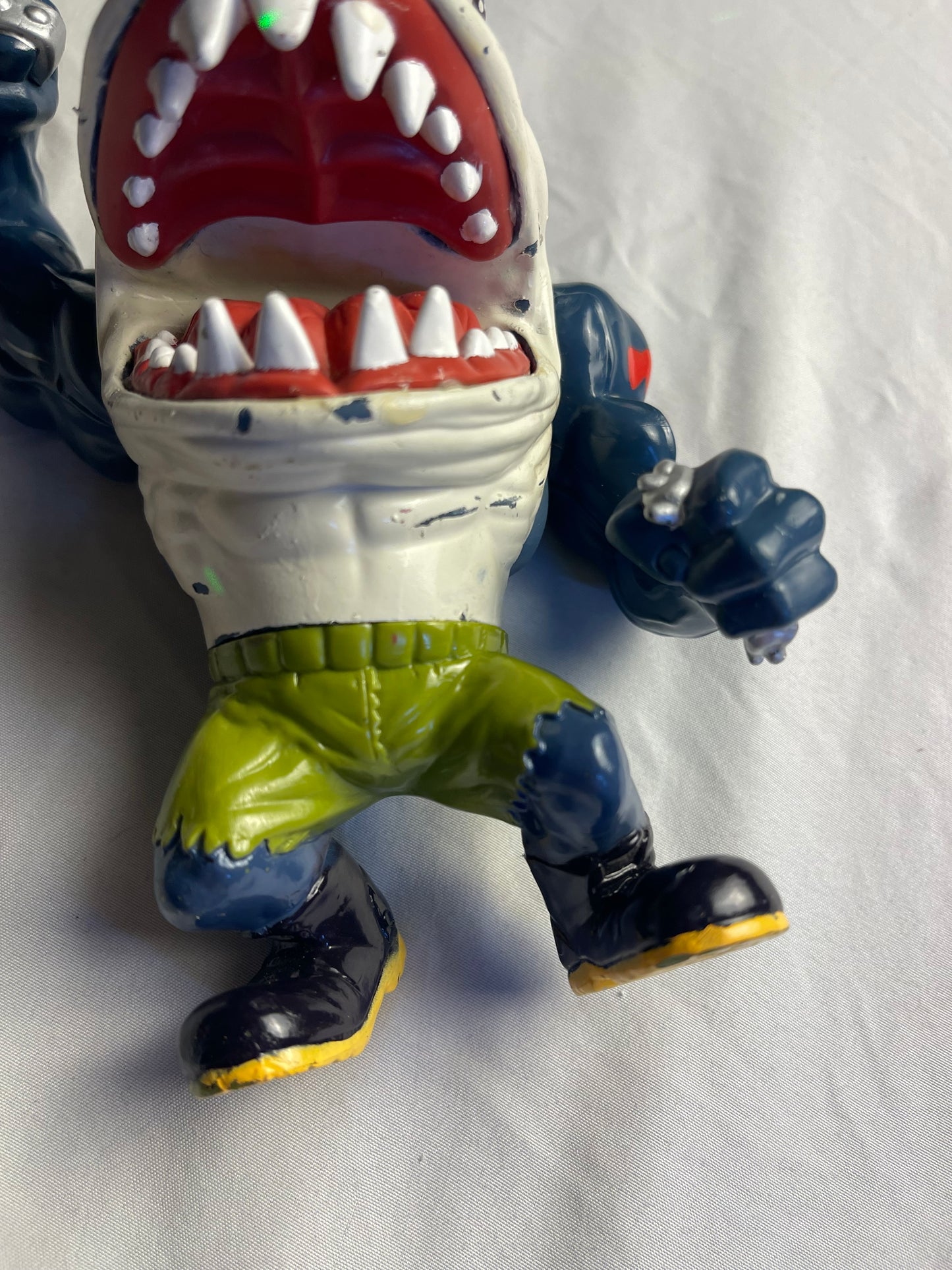 1995 Mattel Street Sharks Ravenous Ripster Action Figure Street Wise Series 3