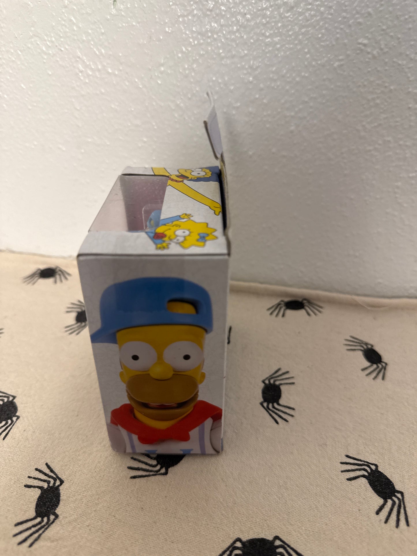 Dancin’ Homer Simpson 2.5" Figure – Jakks Pacific New in Box – (sun faded)(package damage )