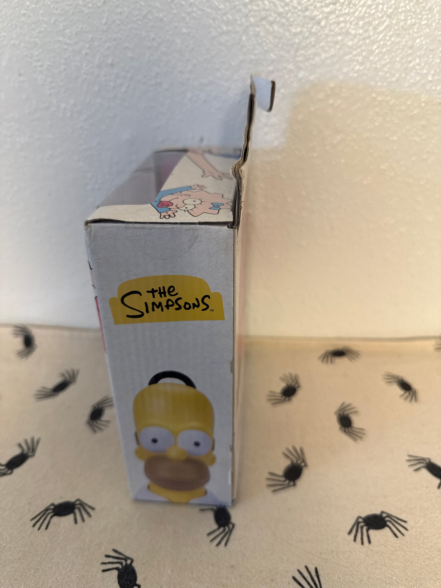 HOMER w/ Donut Box - The Simpsons Jakks Pacific 5" Action Figure - Brand New(package sun faded )