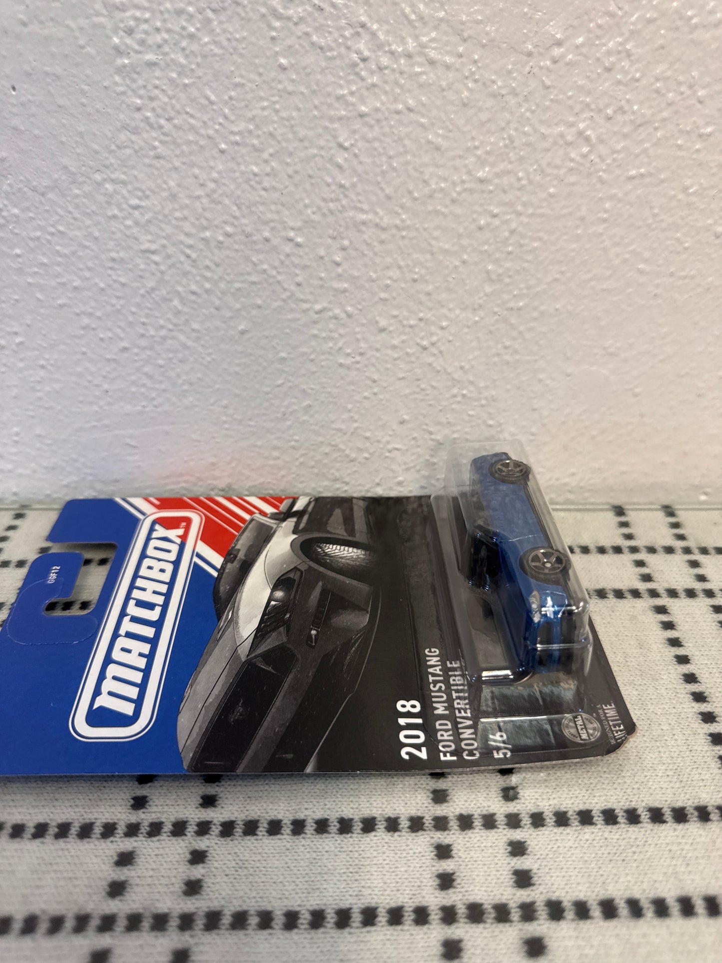 Matchbox Convertibles Series #5 2018 Ford Mustang Convertible 2024(damage package )