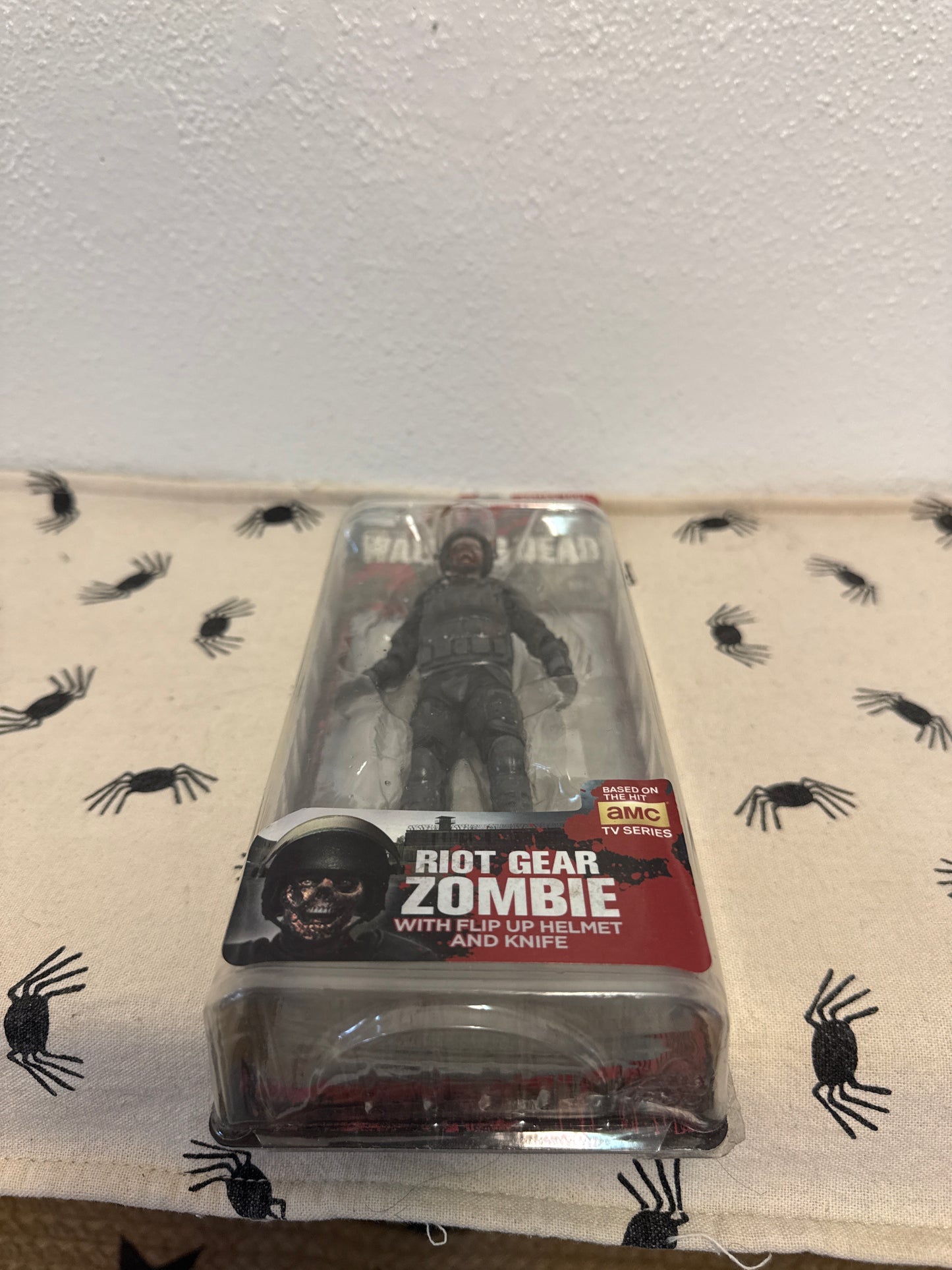 Mcfarlane The Walking Dead Riot Gear with mask Zombie Figure Unopened Authentic