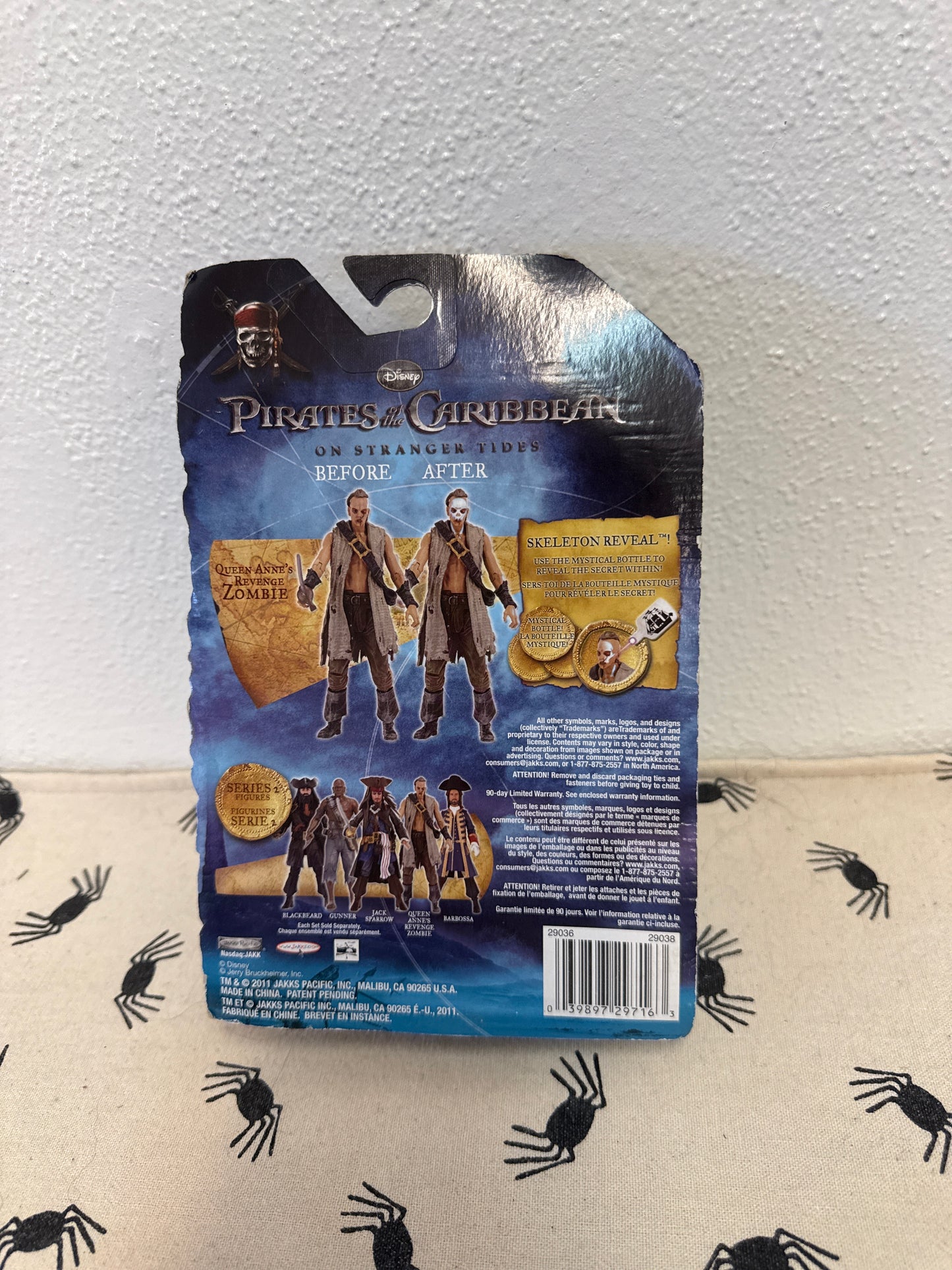 Disney Pirates of the Caribbean On Stranger Tides 4" Zombie Skeleton Reveal