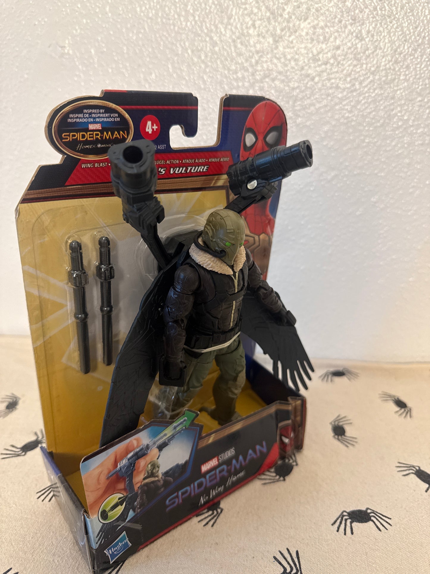 Spider-Man Wing Blast Marvel's Vulture Deluxe 6-Inch Action Figure Brand New (package damage )