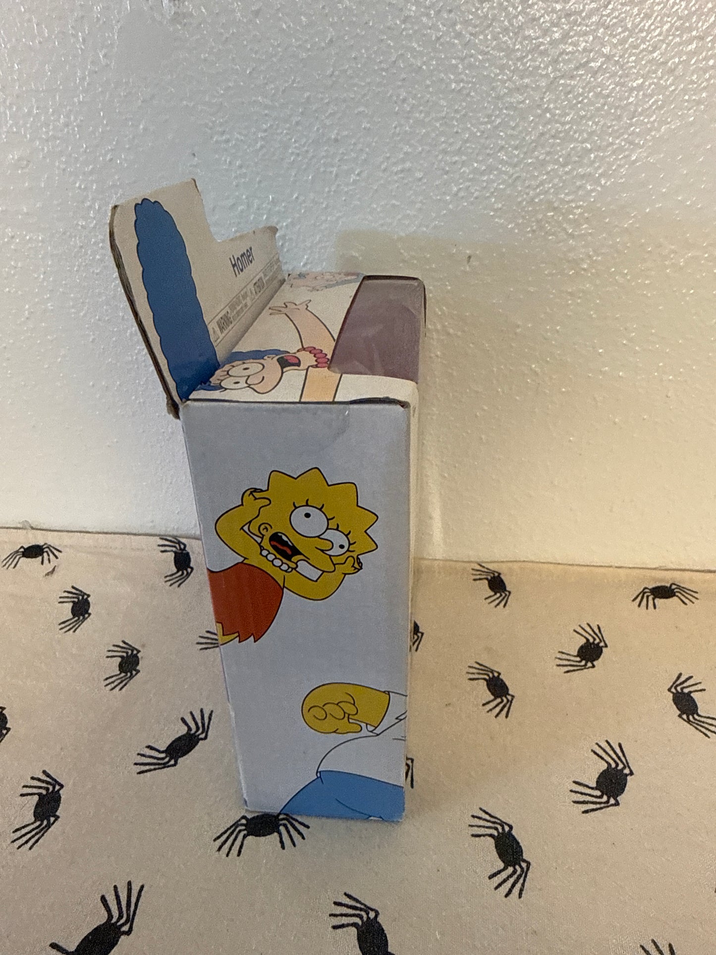 HOMER w/ Donut Box - The Simpsons Jakks Pacific 5" Action Figure - Brand New(package sun faded )