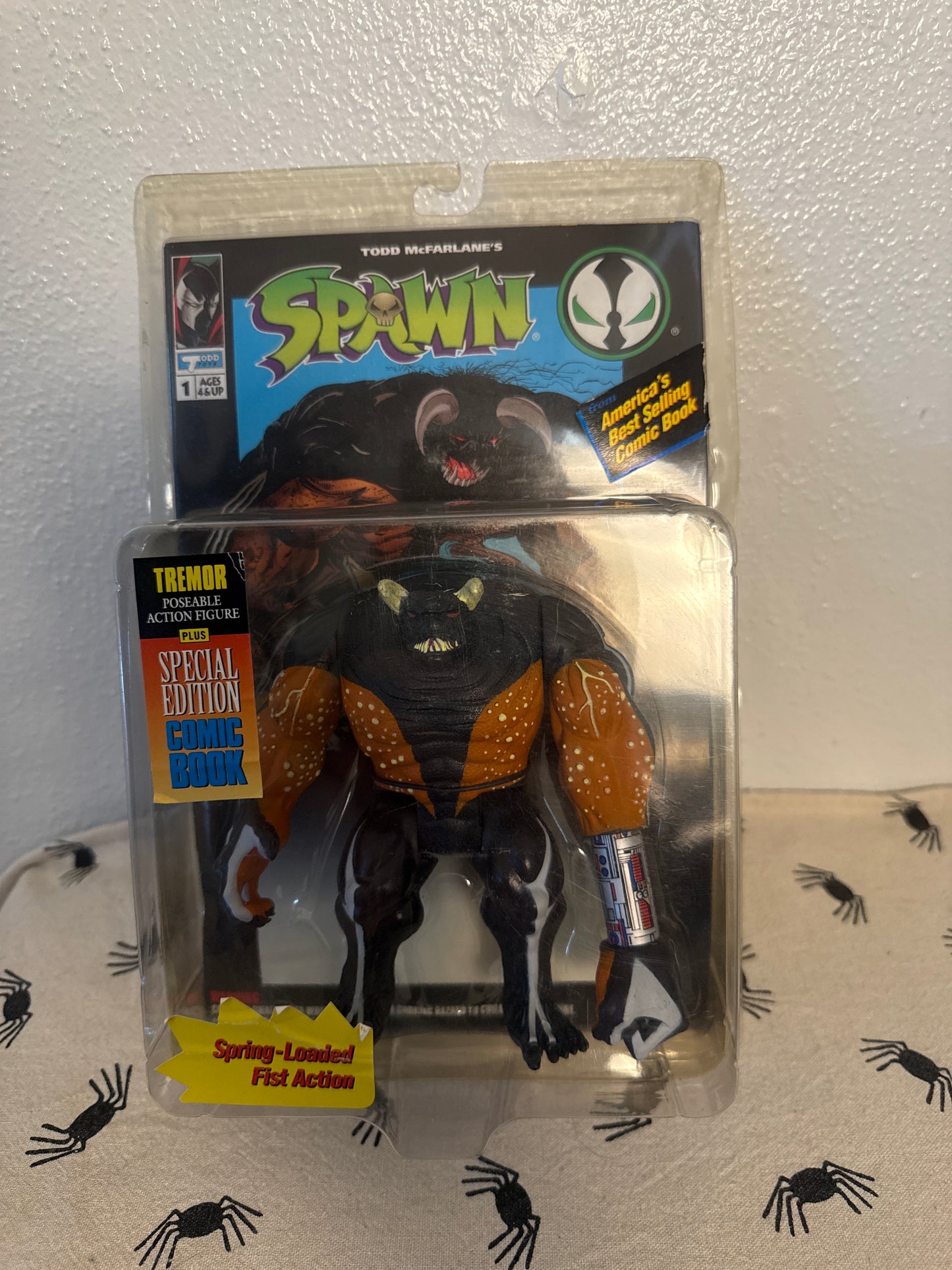 1994 McFarlane Toys Spawn Tremor Series 1 Action Figure W/ Comic Book