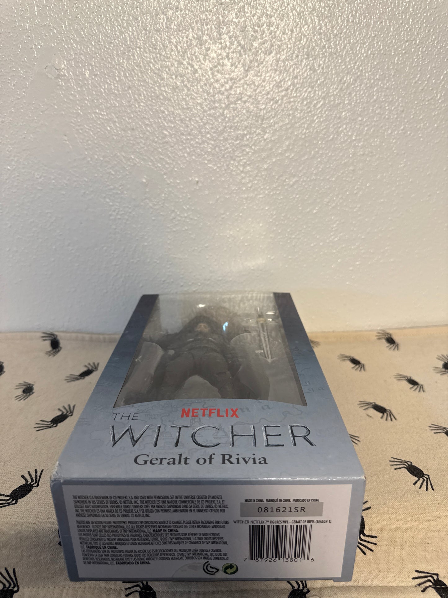 McFarlane Toys The Witcher (Netflix) Geralt of Rivia 7" Action Figure with (damage package )