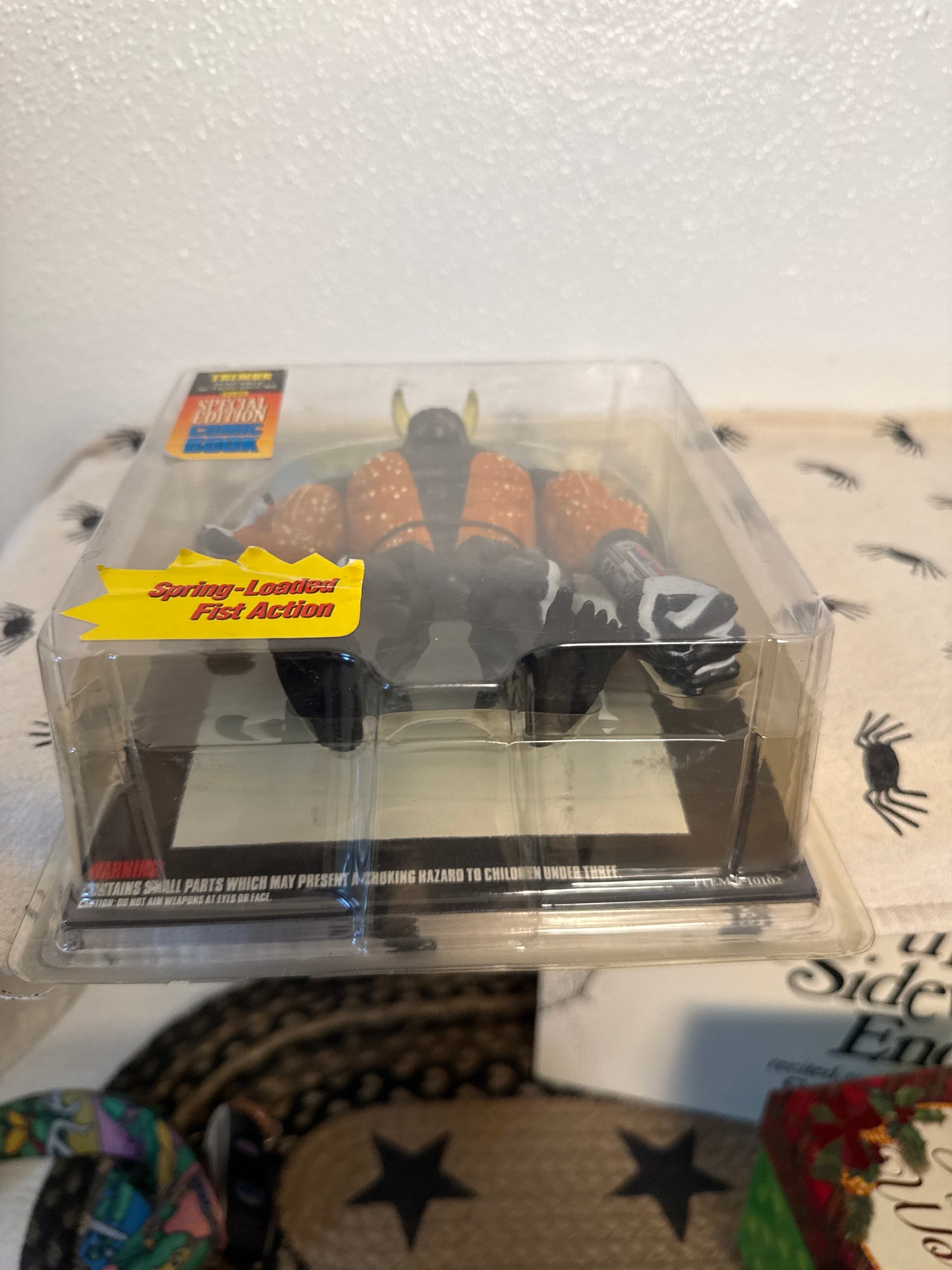 1994 McFarlane Toys Spawn Tremor Series 1 Action Figure W/ Comic Book