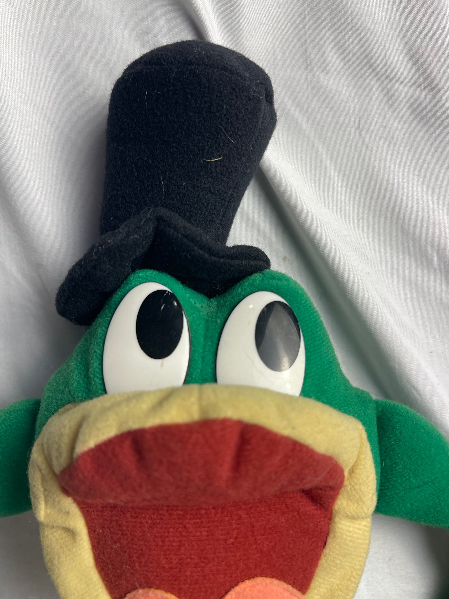 Michigan J Frog Looney Tunes With Tag Applause 1994 14"