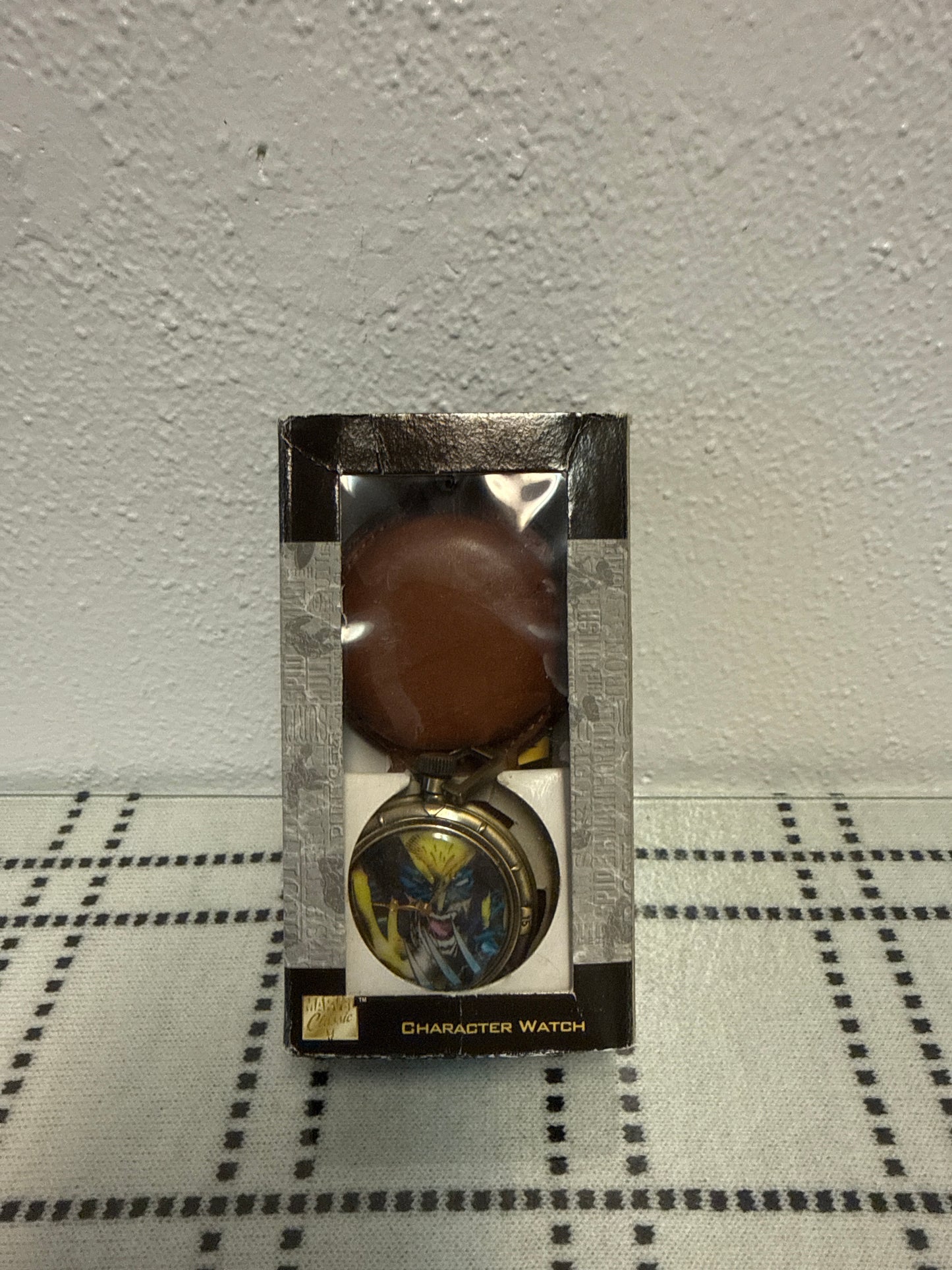 1996 Marvel Classics Wolverine Pocket Watch w/ Leather Case Brand New Artwatch